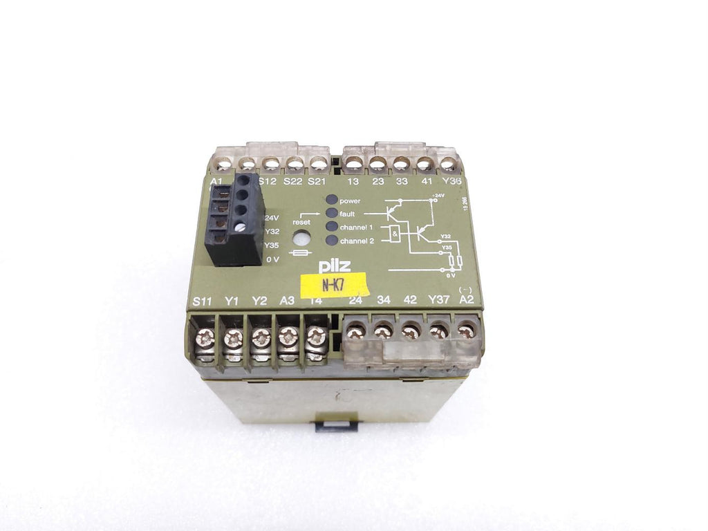 PILZ PNOZ 8 3S/10 SAFETY RELAY