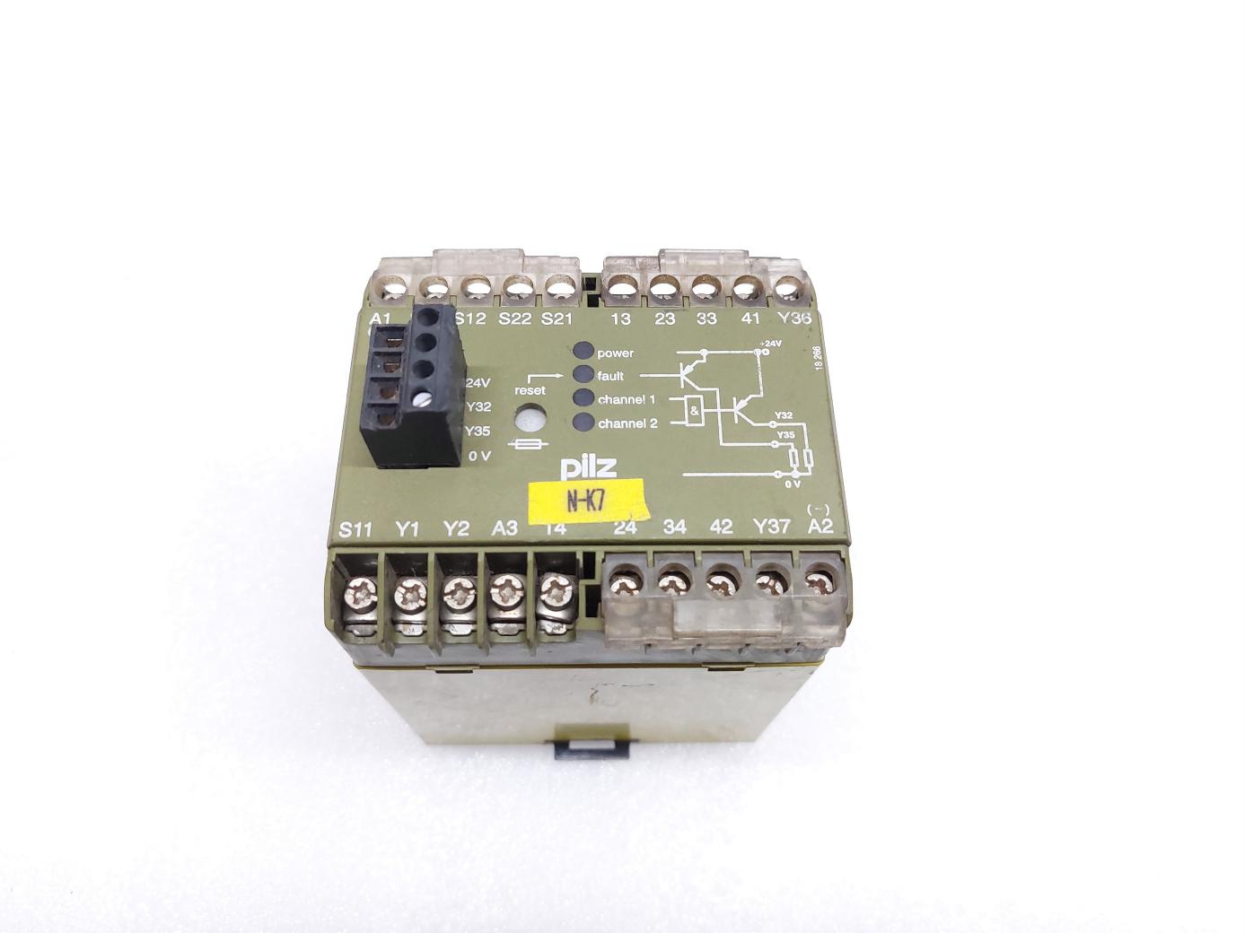 PILZ PNOZ 8 3S/10 SAFETY RELAY