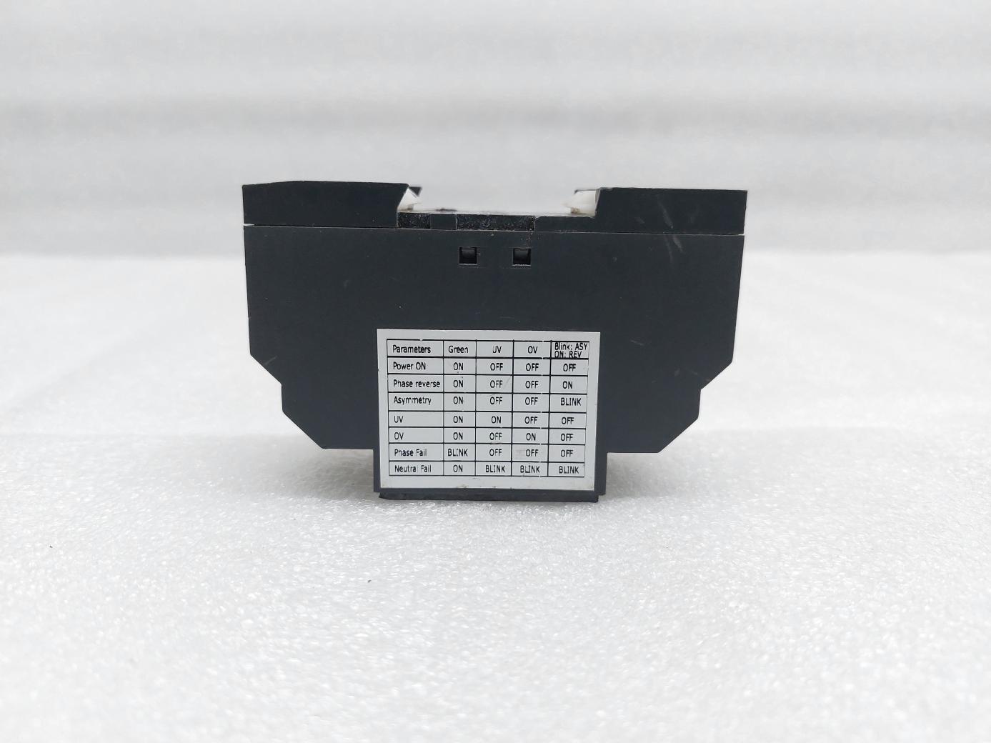 GIC SM-500 MAC04D0100E VOLTAGE AND MONITORING RELAY