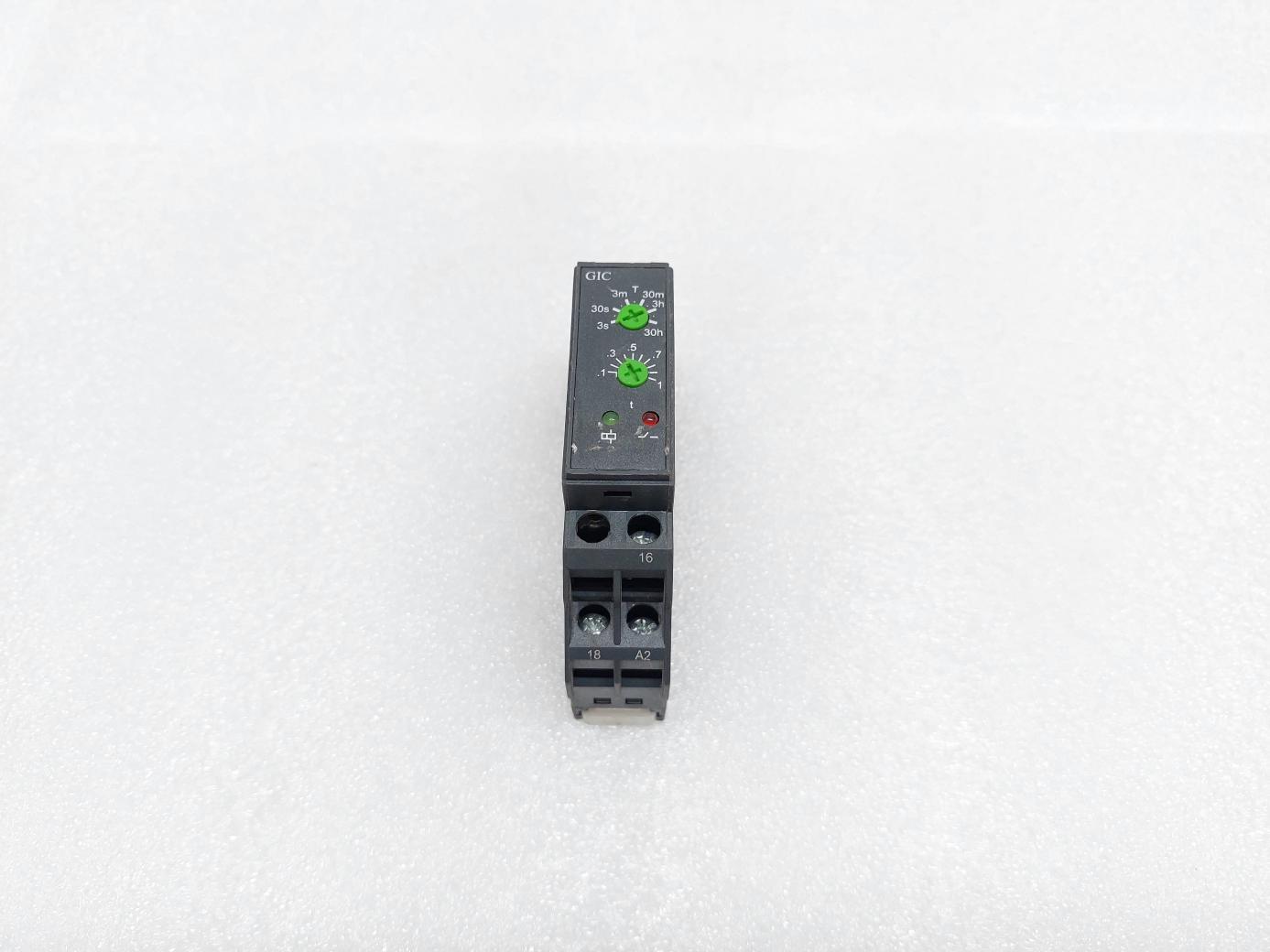 GIC 12DT4 ANALOUGE TIMER CHANGEOVER RELAY