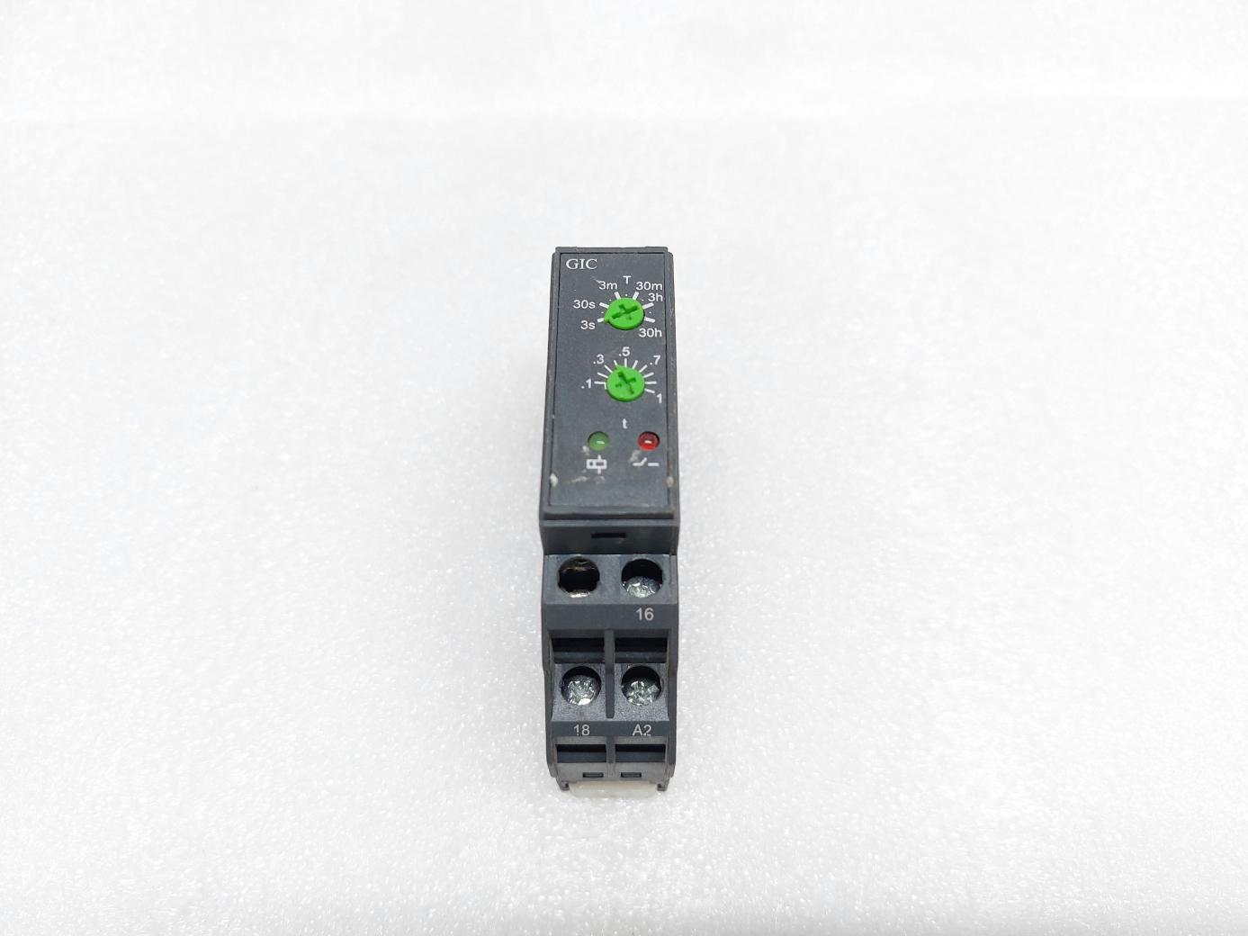 GIC 12DT4 ANALOUGE TIMER CHANGEOVER RELAY