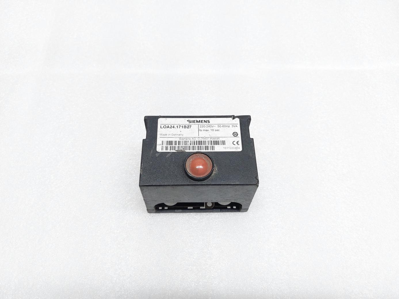 SIEMENS LOA24.171B27 OIL BURNER CONTROL BOX