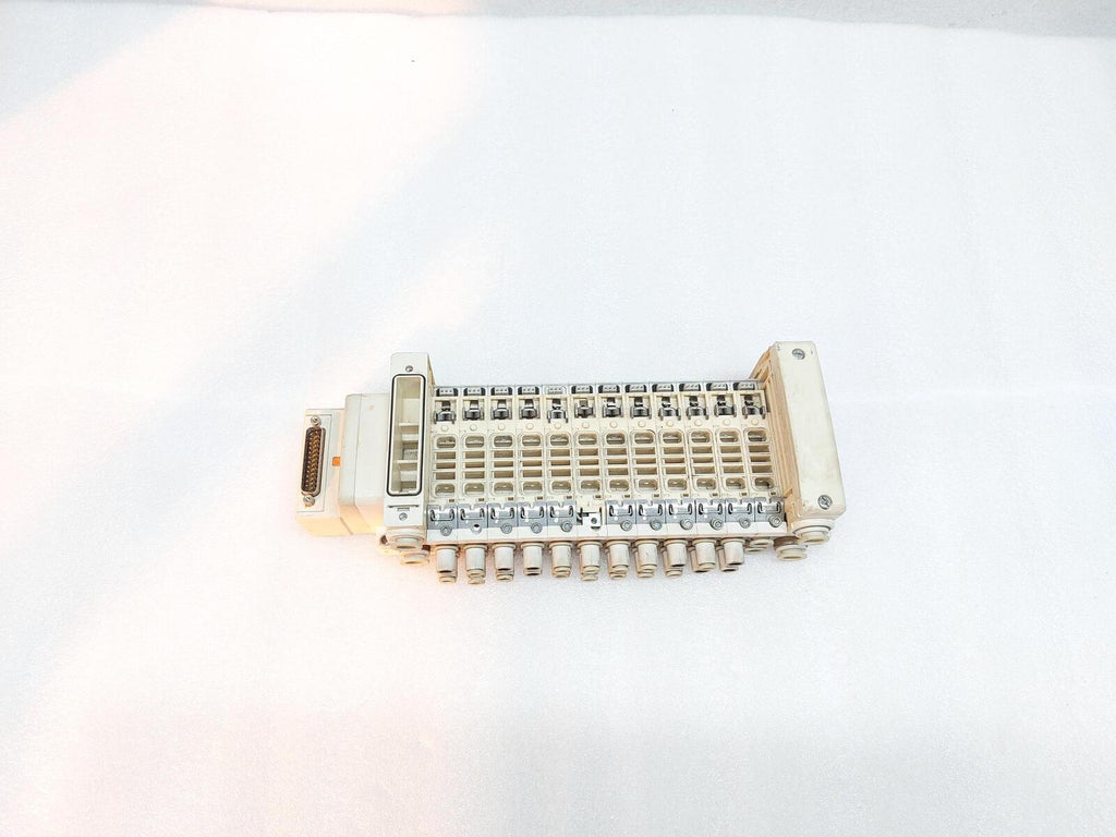 SMC VV5QC2-X2S140 SOLENOID VALVE BANK 12 STATION