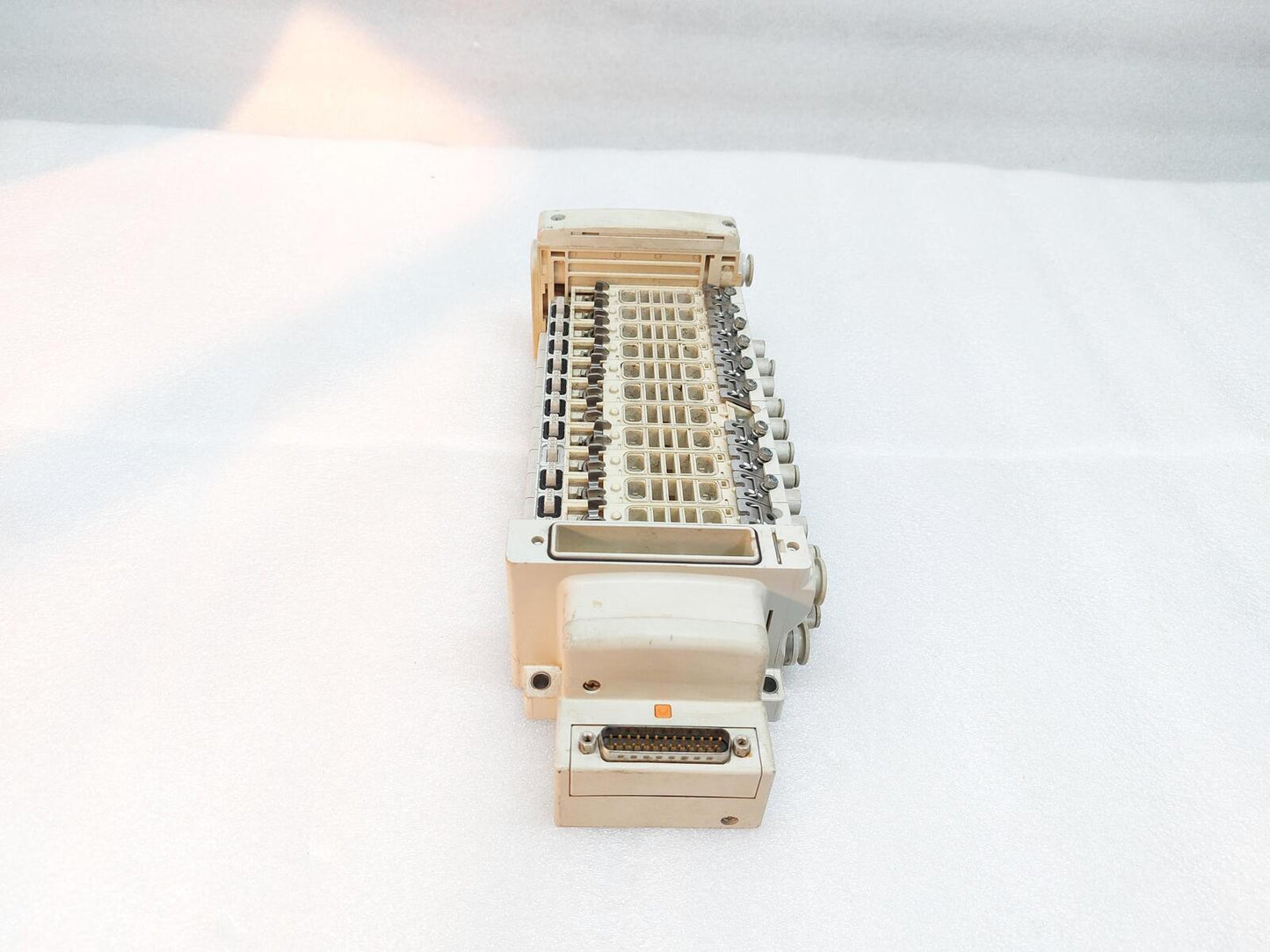 SMC VV5QC2-X2S140 SOLENOID VALVE BANK 12 STATION