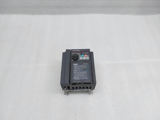 MITSUBISHI D700 FR-D740-022-EC INVERTER 3.5A 3PH AC380-480V 50/60HZ