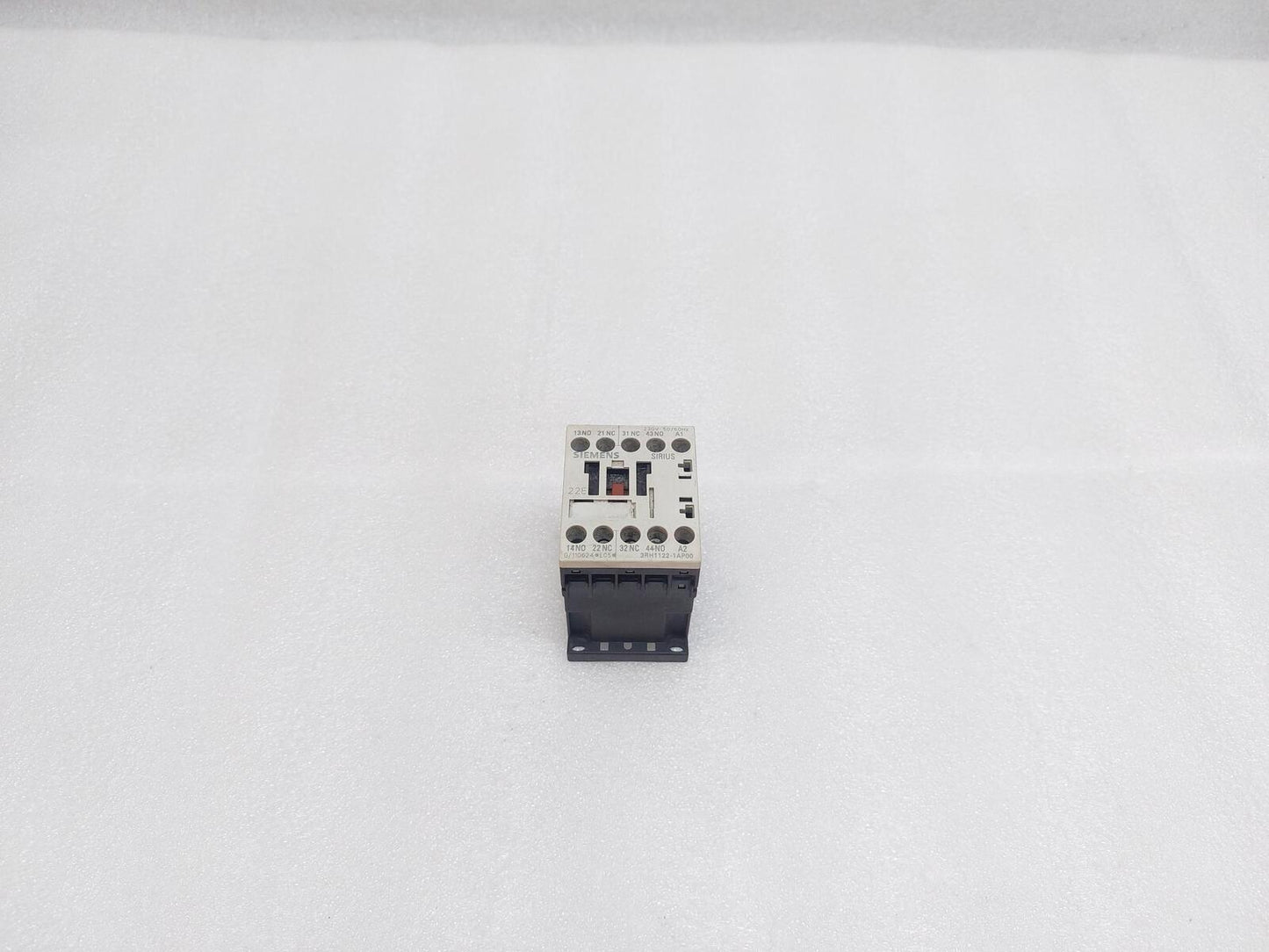 SIEMENS SIRIUS 3RH1122-1AP00 CONTACTOR