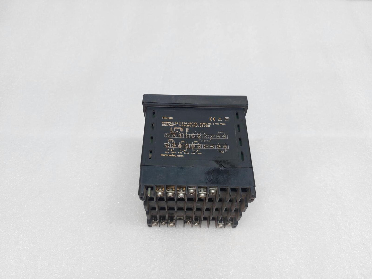 SELEC PID330-0-0-01 TEMPERATURE PID CONTROLLER