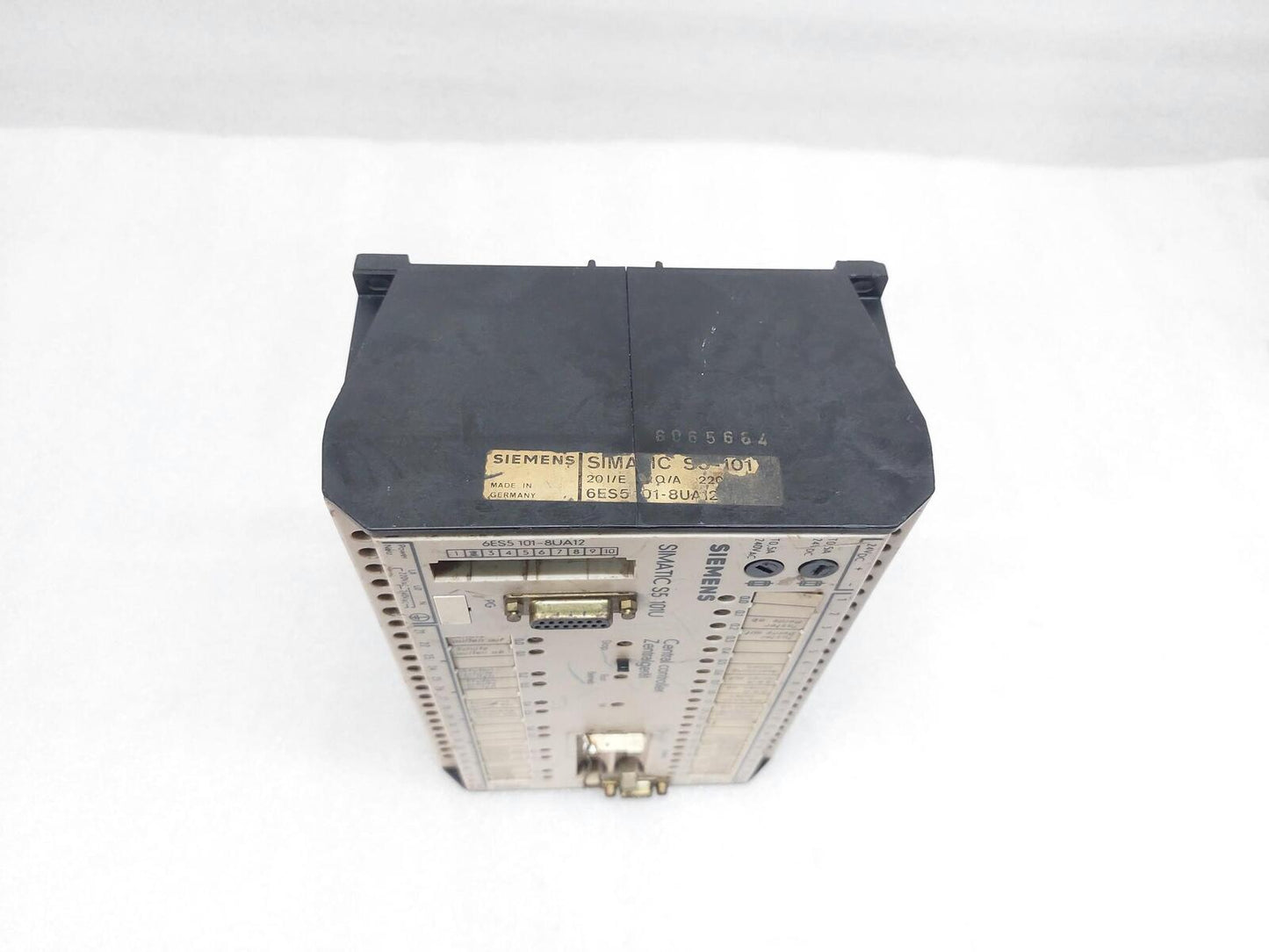 SIEMENS SIMATIC S5 101U 6ES5 101-8UA12 CENTRAL CONTROLLER