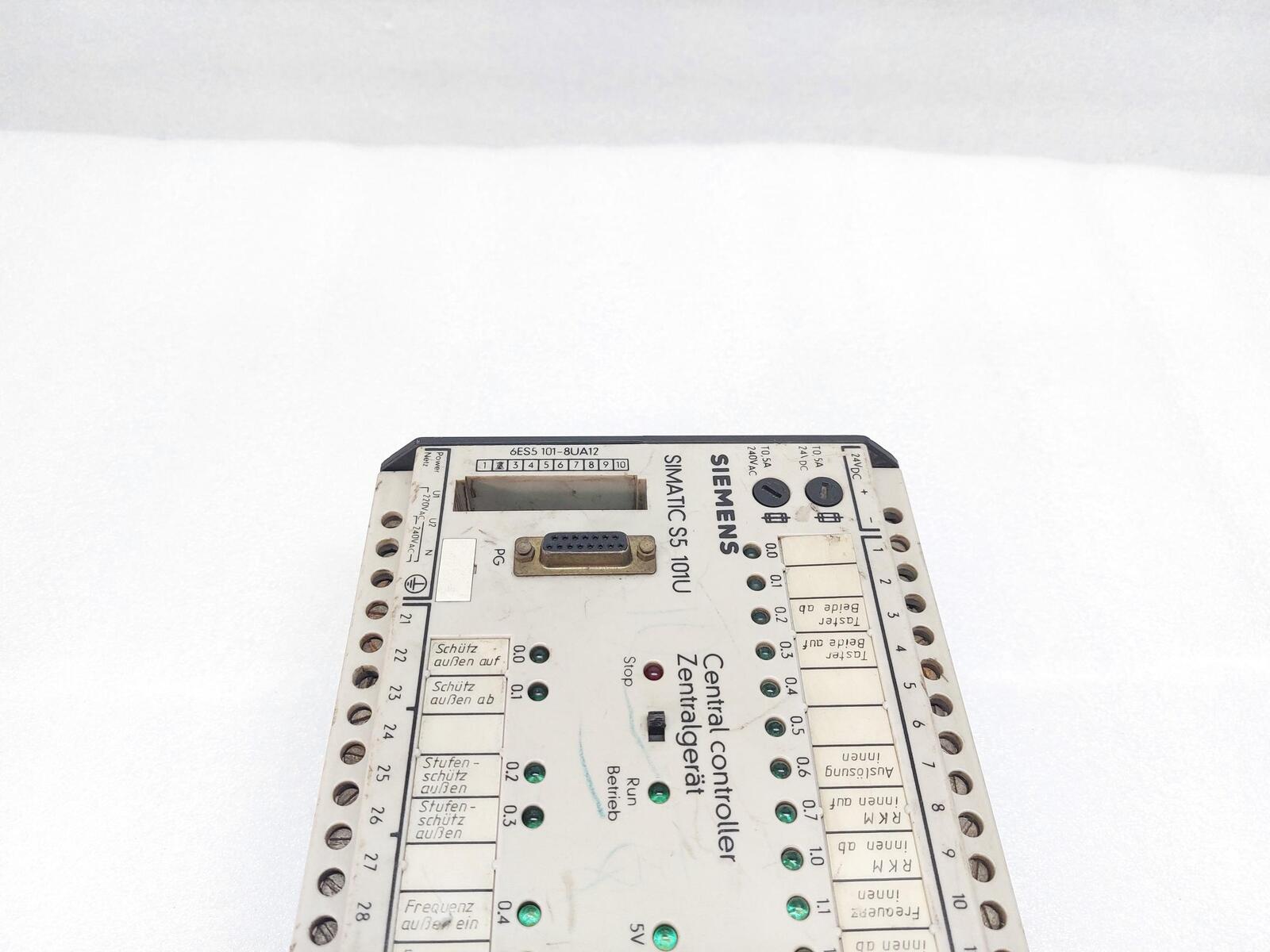 SIEMENS SIMATIC S5 101U 6ES5 101-8UA12 CENTRAL CONTROLLER