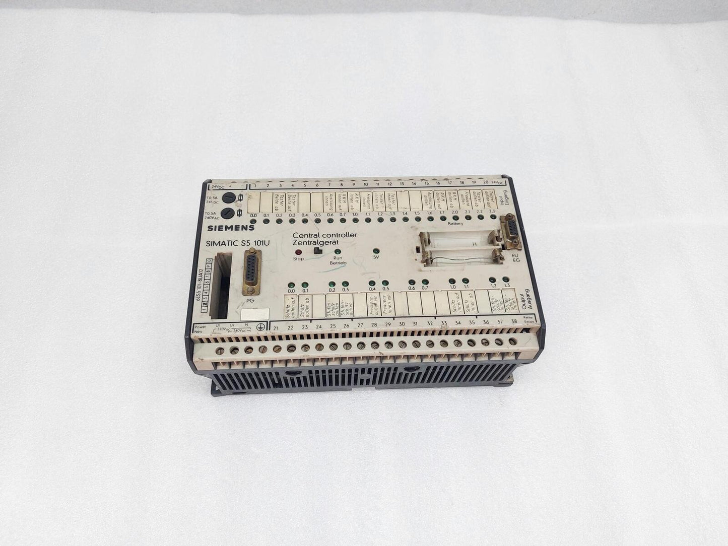SIEMENS SIMATIC S5 101U 6ES5 101-8UA12 CENTRAL CONTROLLER