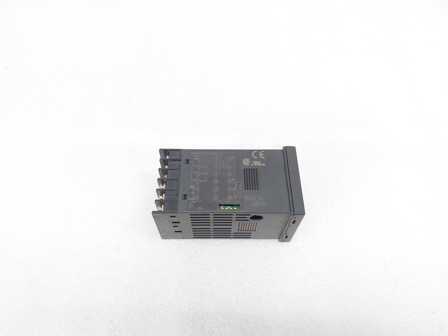 FUJI ELECTRIC PXR4TCY1-FB070 TEMPERATURE CONTROLLER