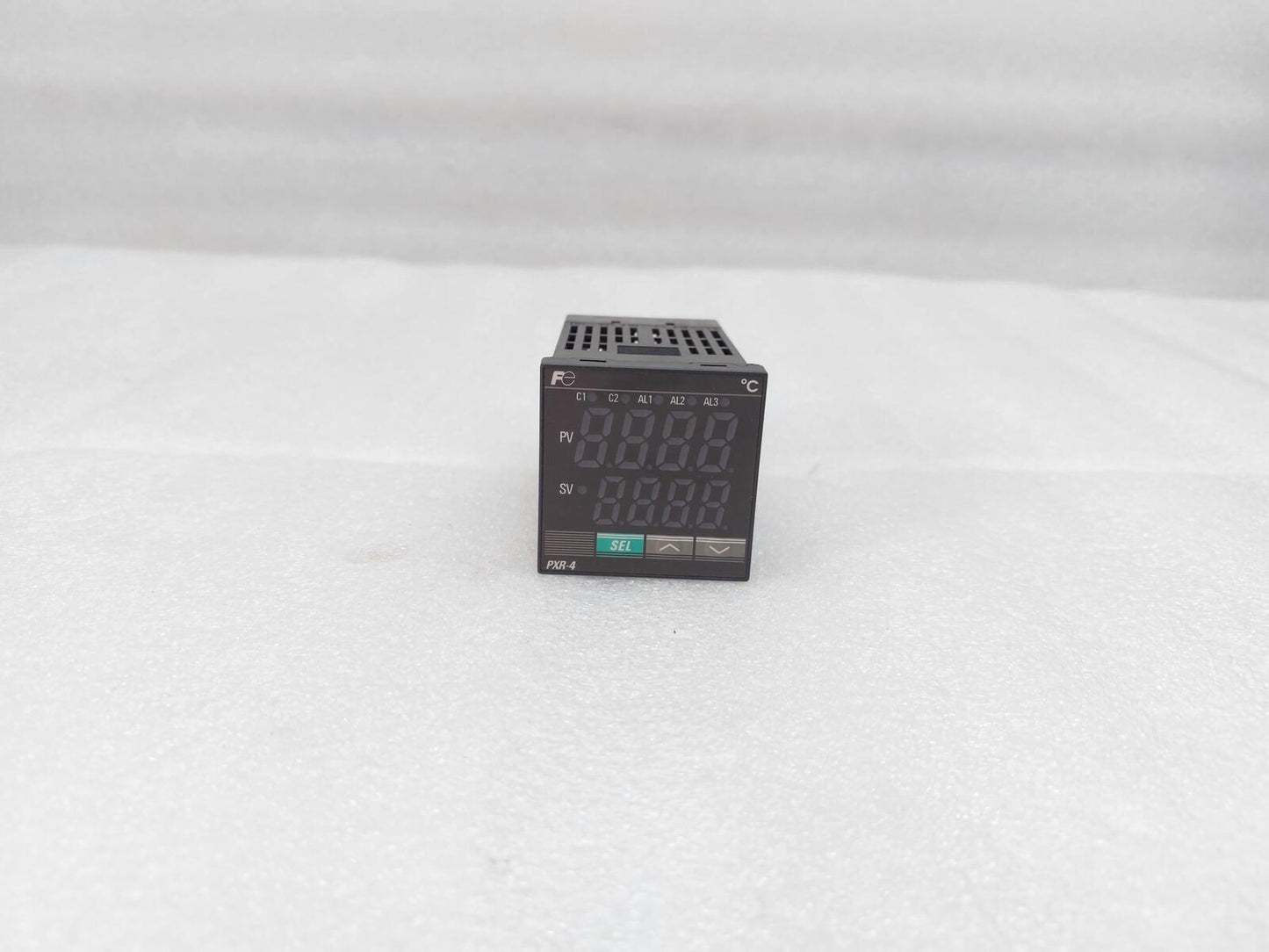 FUJI ELECTRIC PXR4TCY1-FB070 TEMPERATURE CONTROLLER
