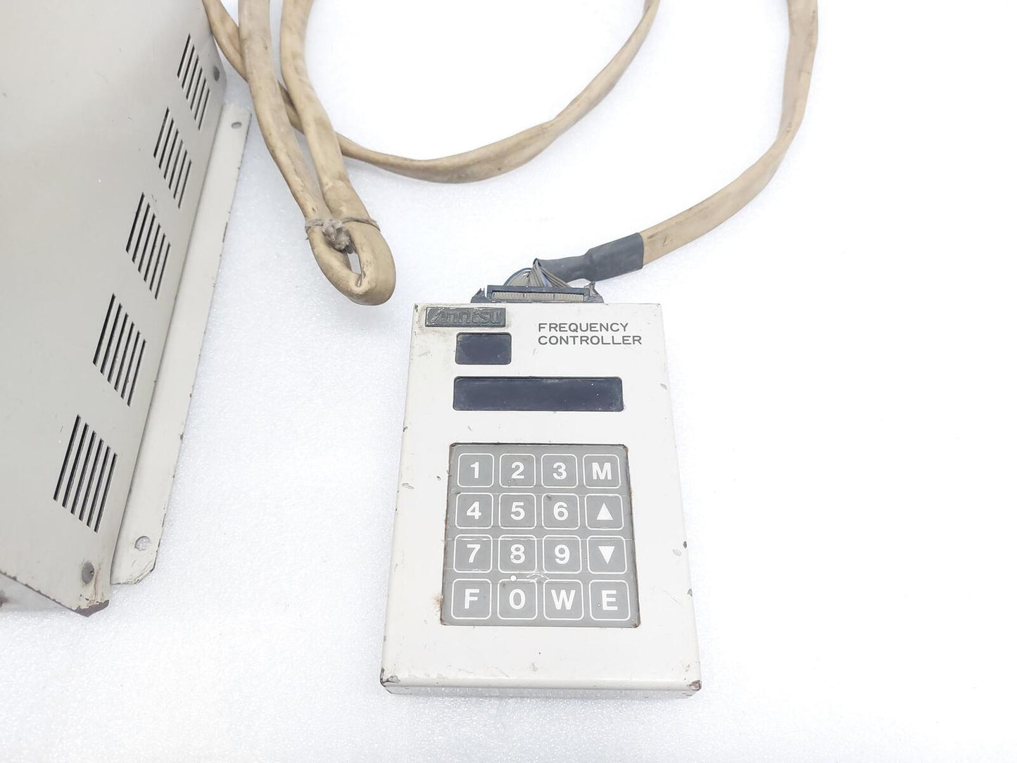 ANRITSU RZ106A SYNTHESIZER UNIT WITH FREQUENCY CONTROLLER