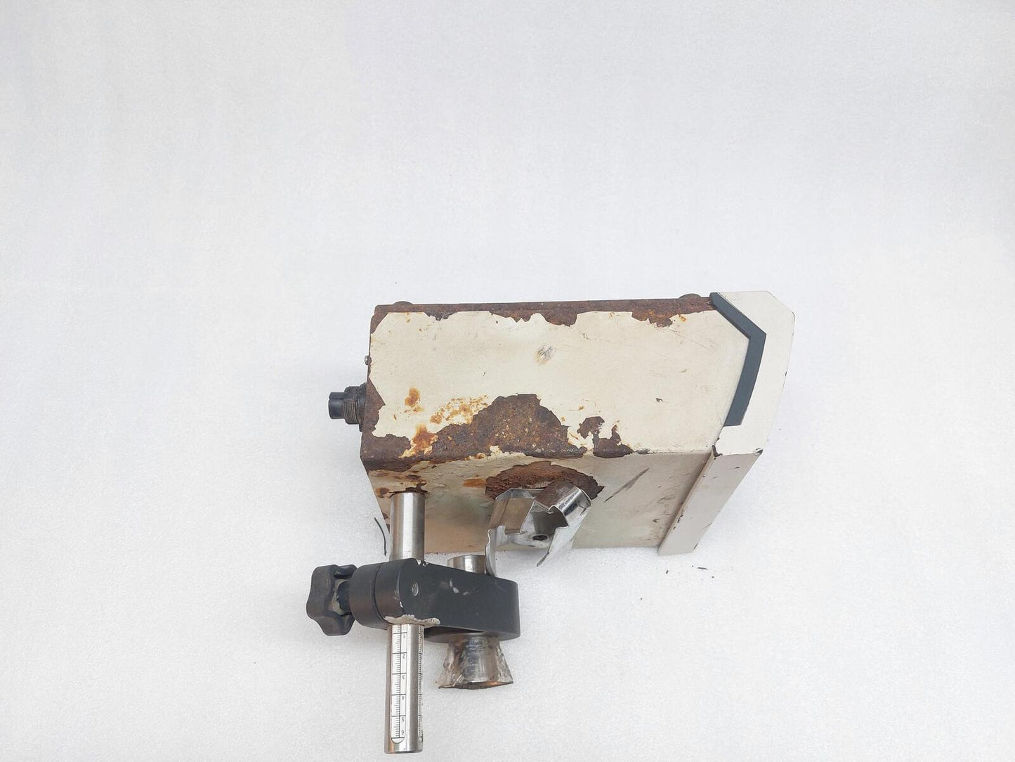 RETSCH DR100 VIBRATION FEEDER DR100NEU 70.938.0001