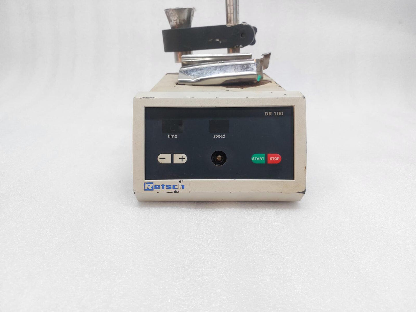 RETSCH DR100 VIBRATION FEEDER DR100NEU 70.938.0001