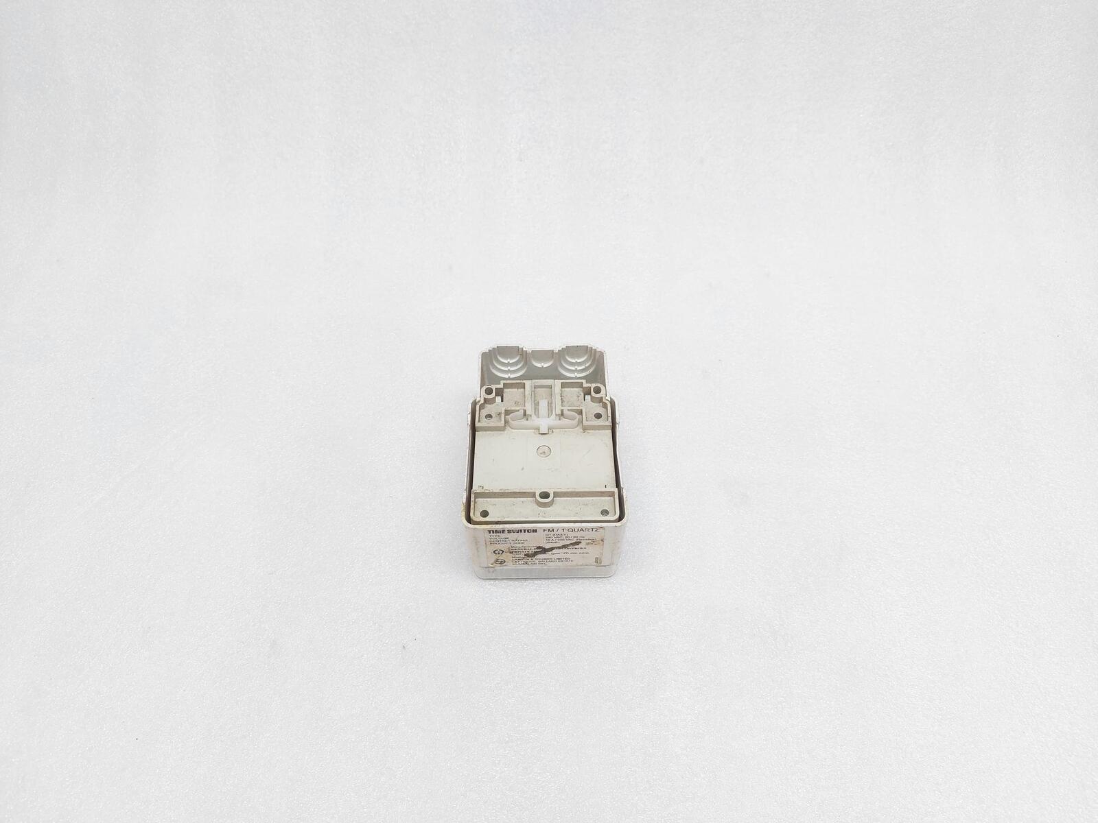 GIC FM/1 QUARTZ TIME SWITCH