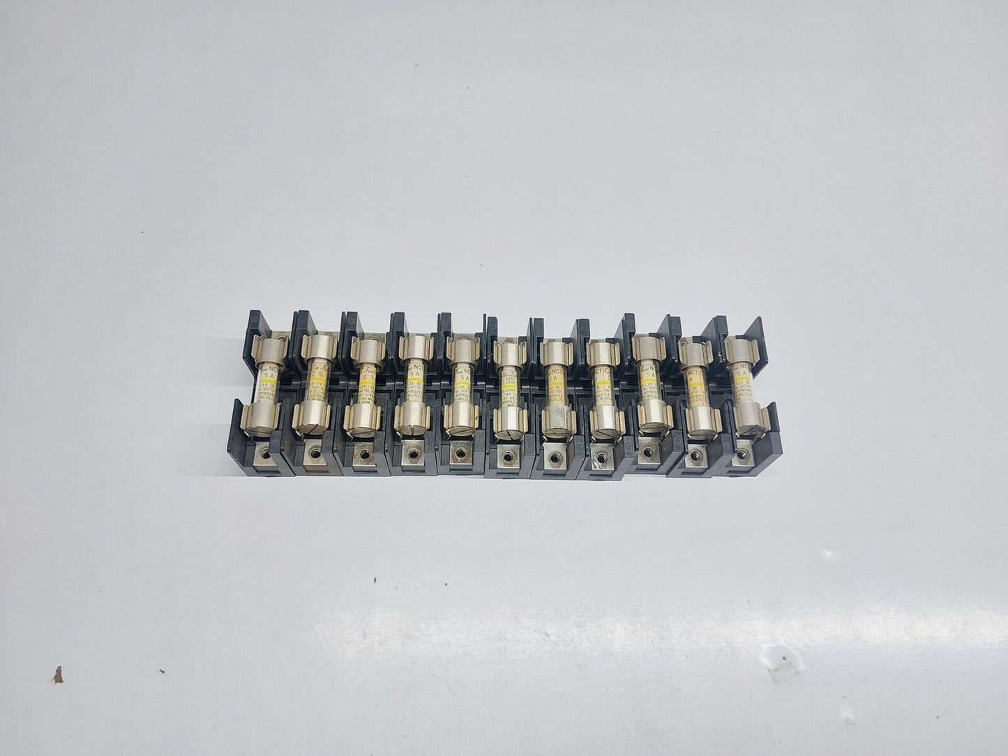 CELLO-LITE FUSE 1A-80A WITH FUSE HOLDER