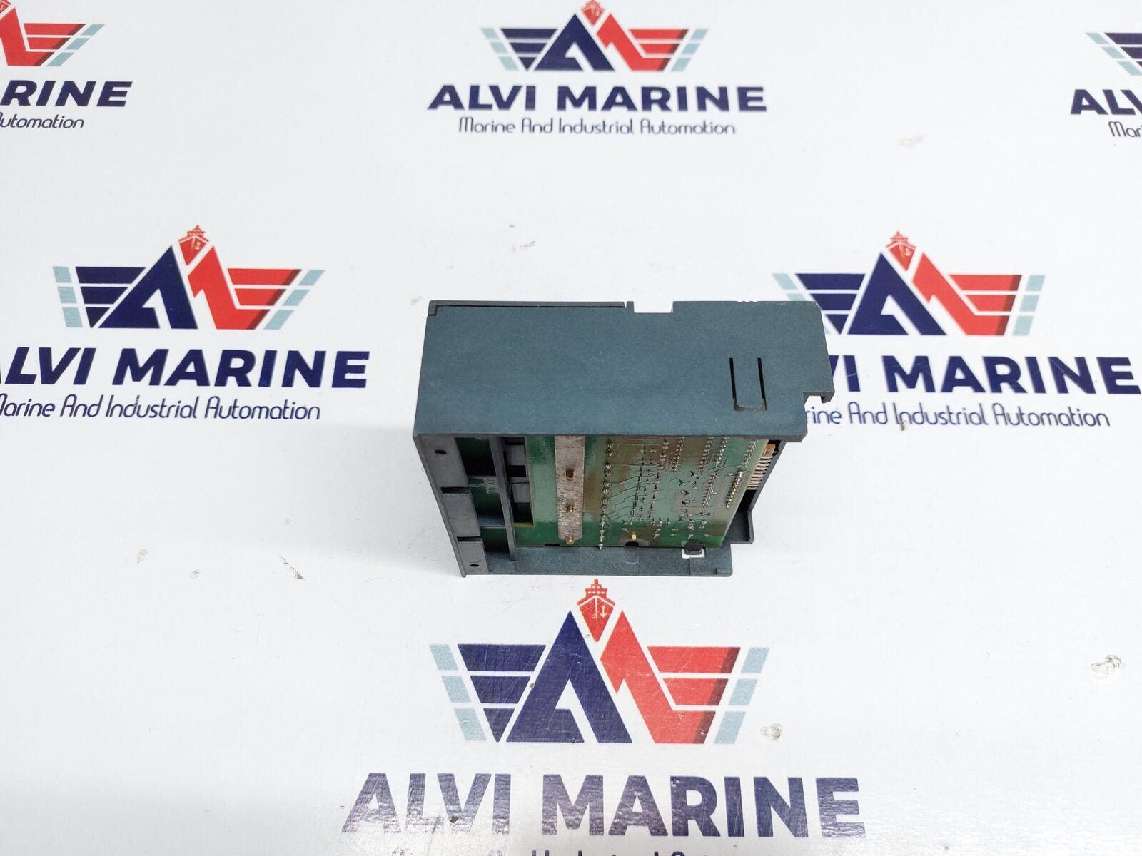 IDEC PFJ-T081U RELAY OUTPUT UNIT