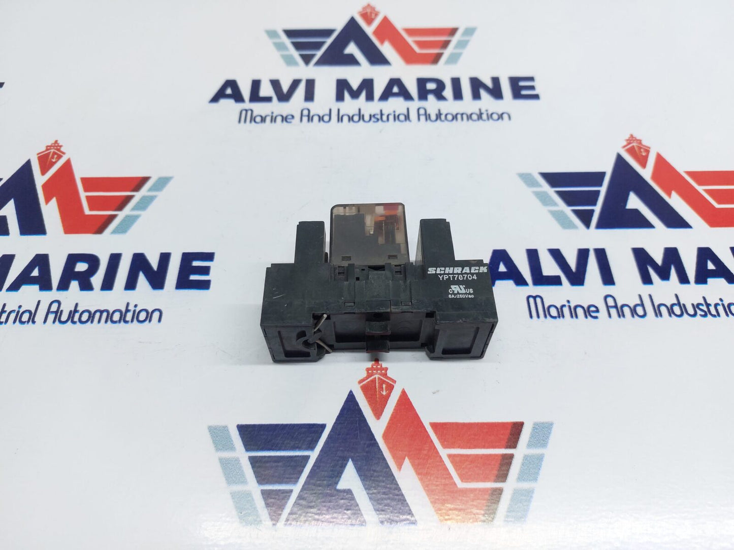 SCHRACK YPT78704 BASE + PT5707300 RELAY