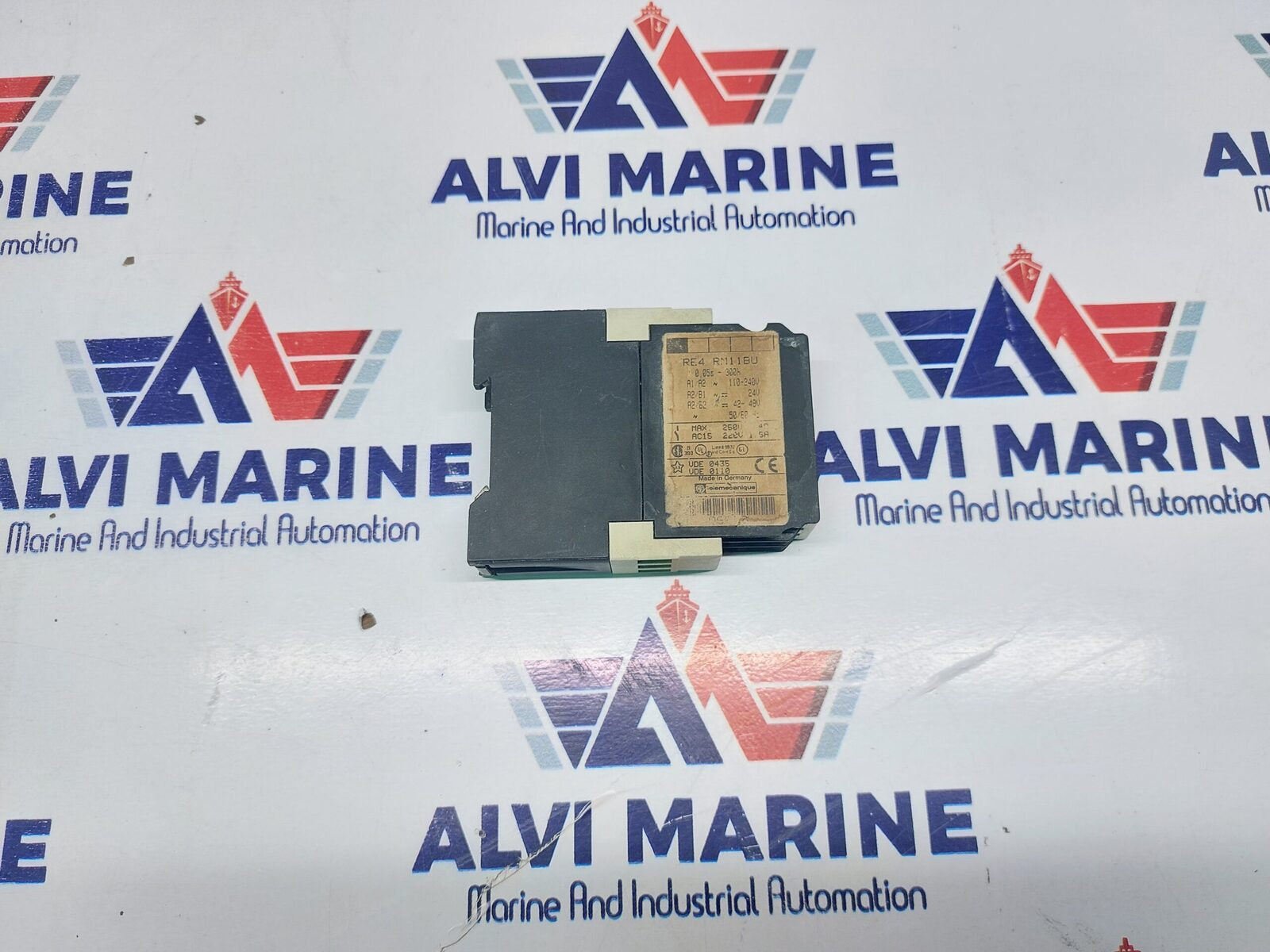 TELEMECANIQUE RE4 RN111 BU TIME DELAY RELAY