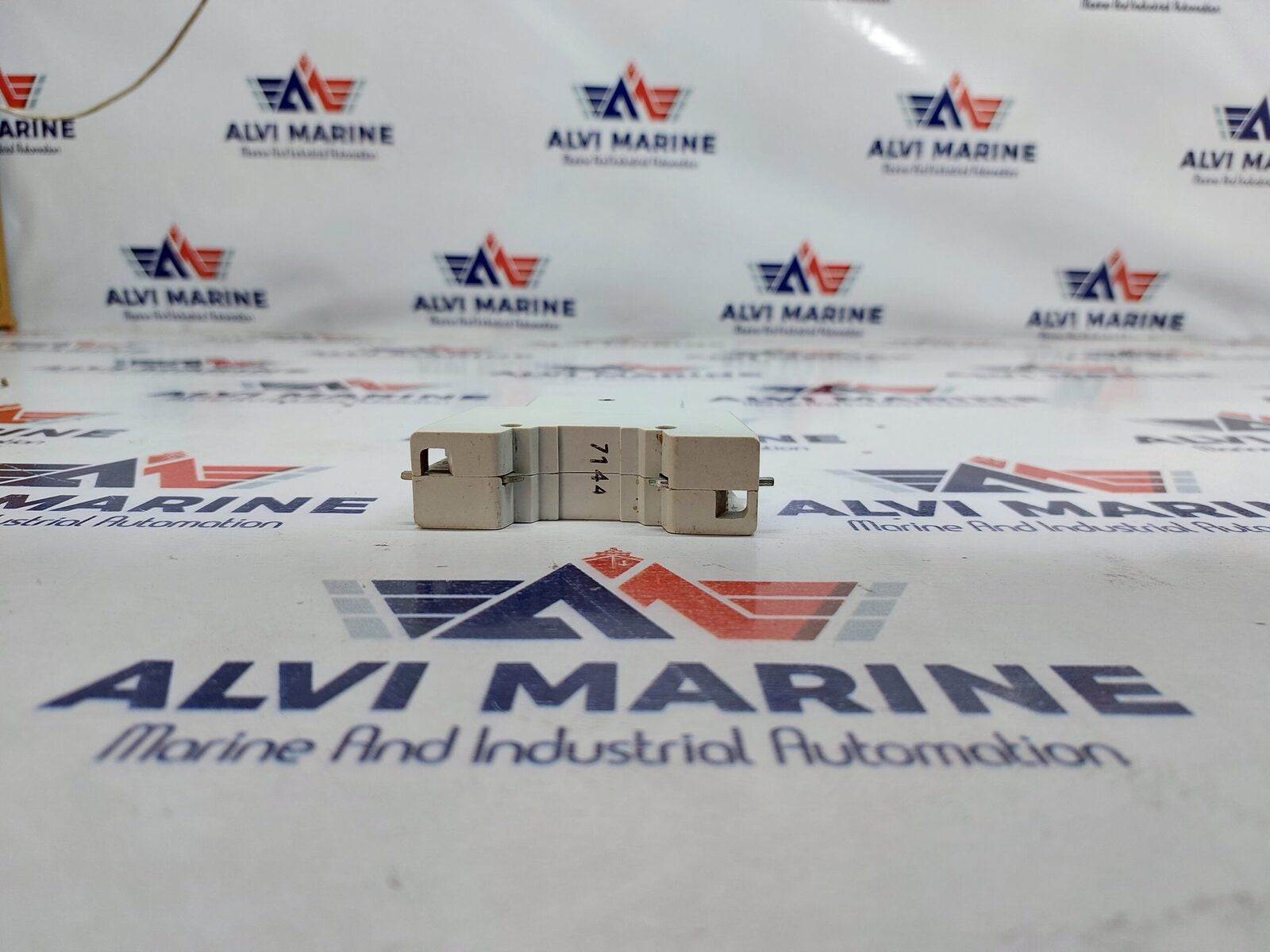 SCHUPA NFS-2W CONTACT RELAY 220V