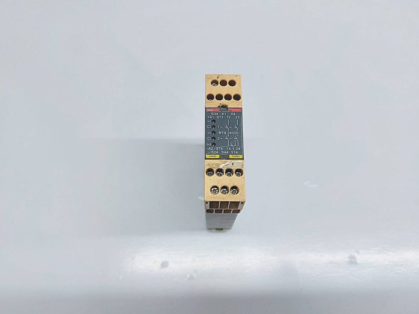 ABB RT9 2TLA010029R0000 SAFETY RELAY 24VDC