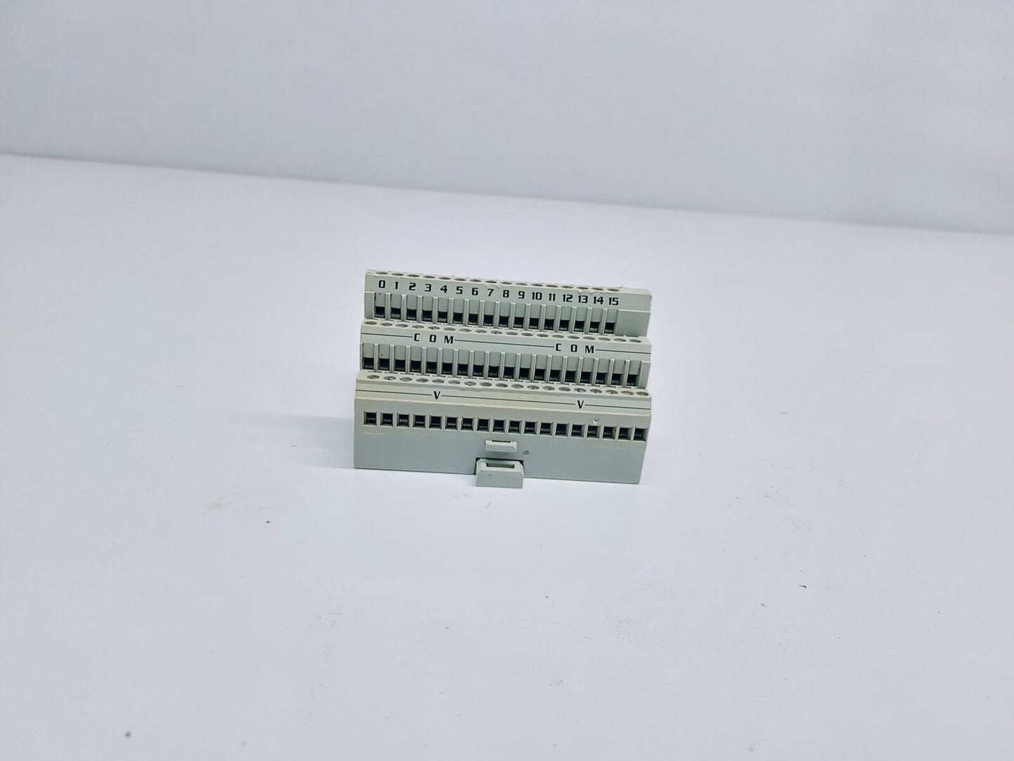 ALLEN-BRADLEY 1794 -TB3 TERMINAL BASE 125VDC/AC50/60HZ
