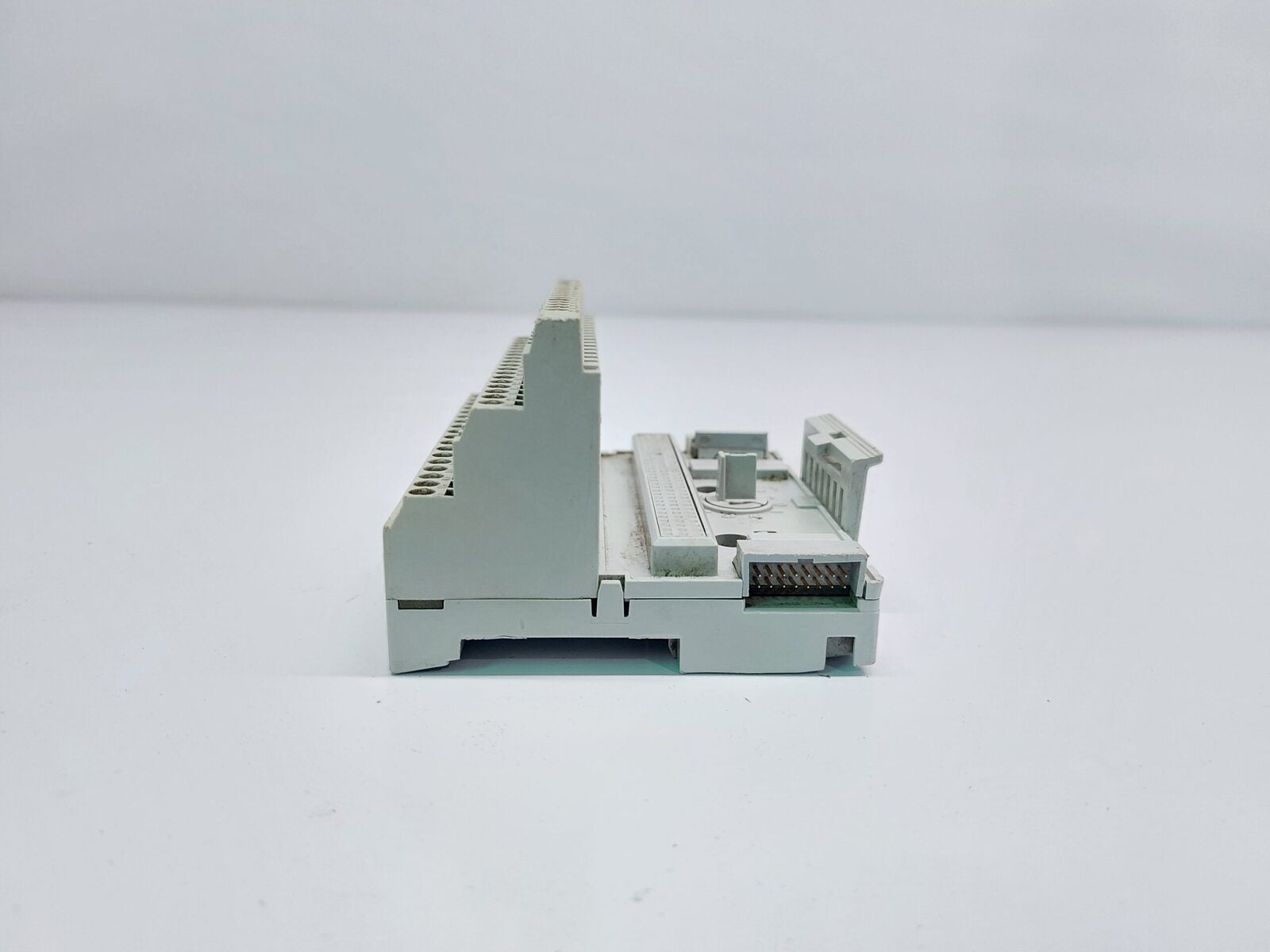 ALLEN-BRADLEY 1794 -TB3 TERMINAL BASE 125VDC/AC50/60HZ
