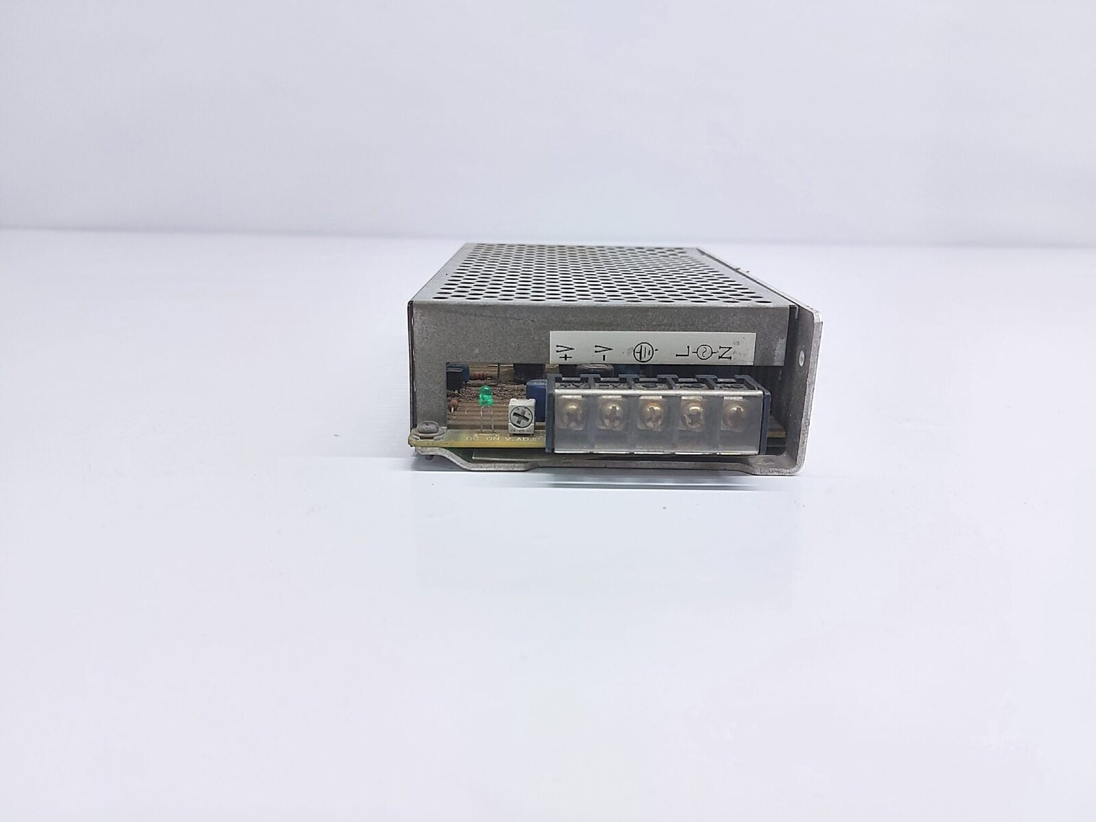 OMRON S82J-6524 S82J-6524 POWER SUPPLY 24V 1A