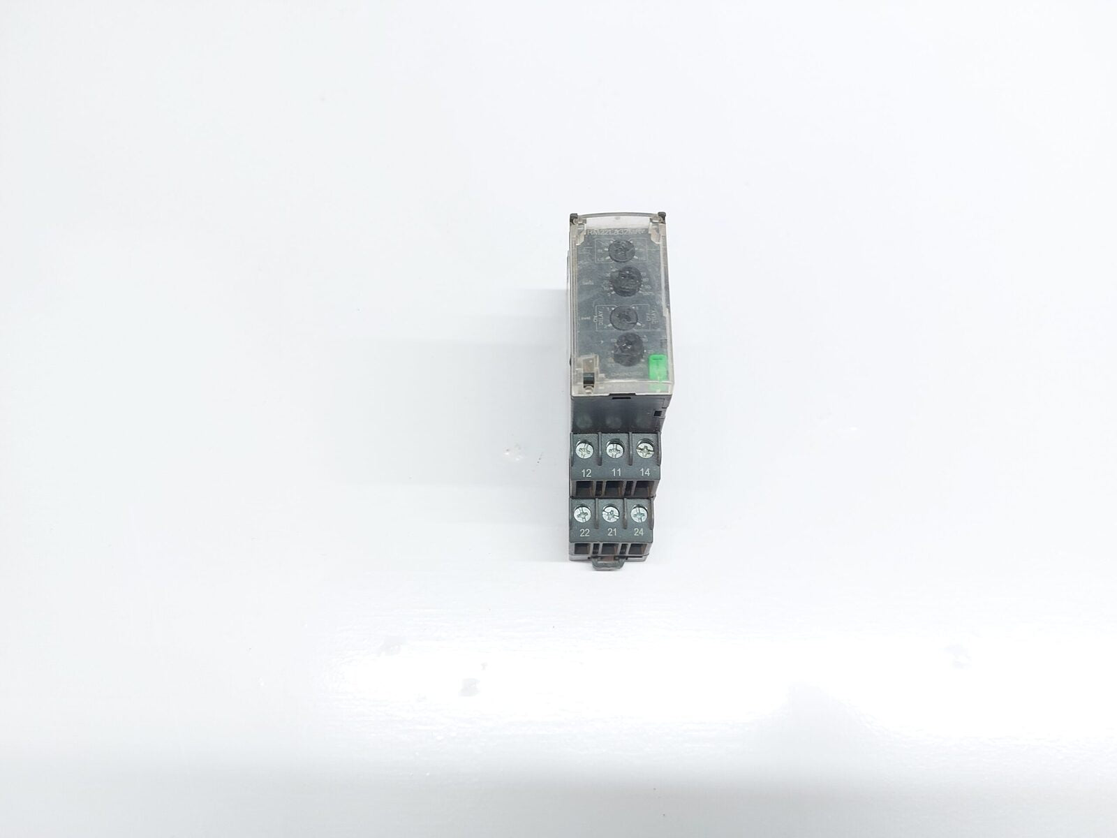TELEMECANIQUE RM22LA32MR LEVEL CONTROL RELAY 24-240VAC