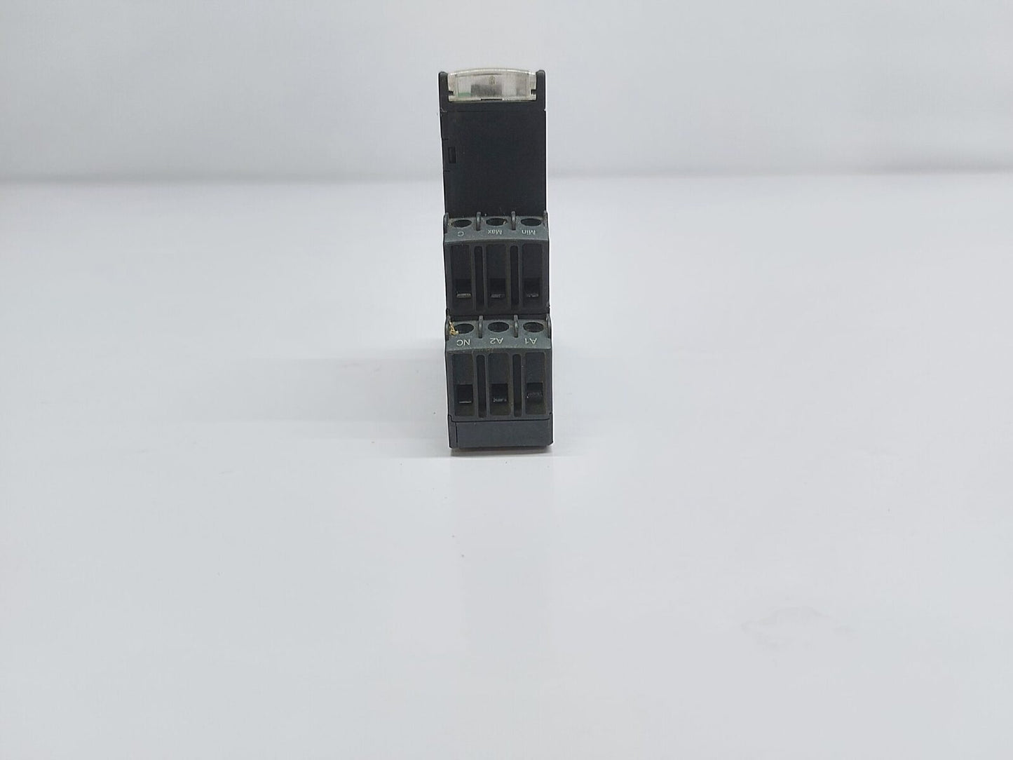 TELEMECANIQUE RM22LA32MR LEVEL CONTROL RELAY 24-240VAC