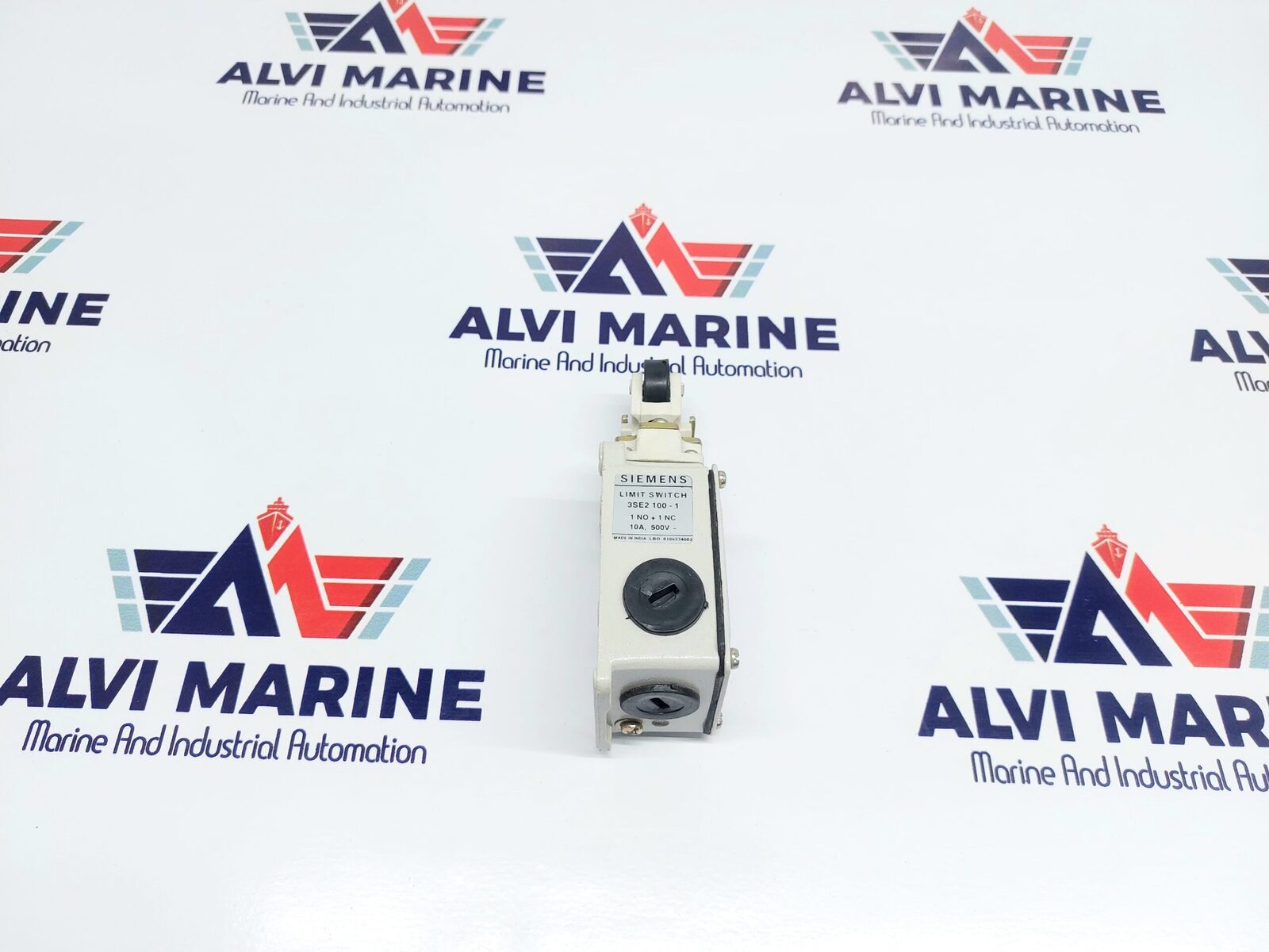 SIEMENS 3SE2 100 1 LIMIT SWITCH IN HOUSING WITH ROLLER LEVER
